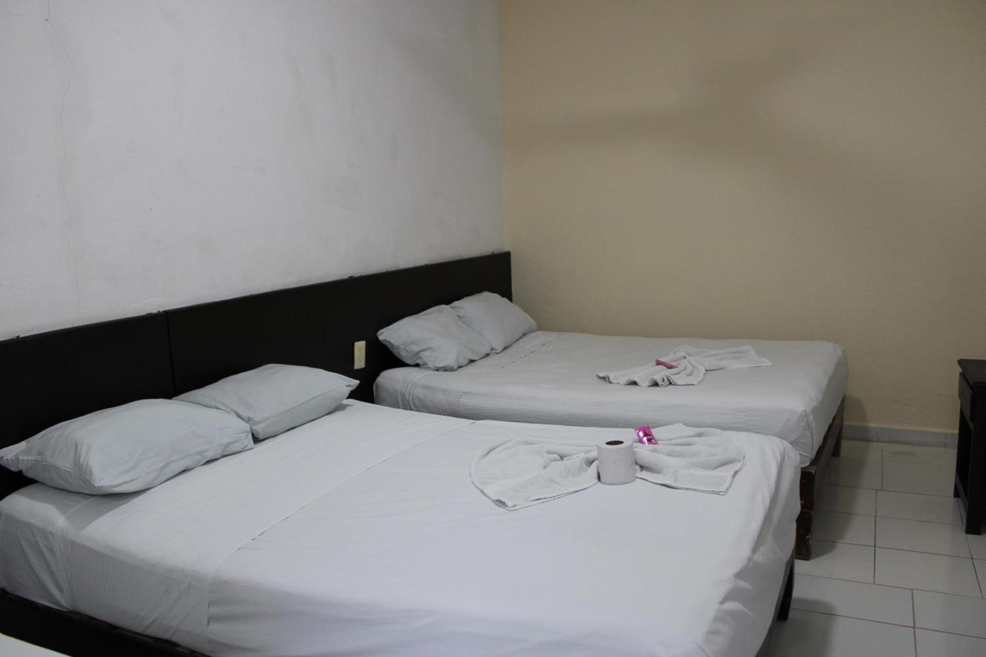 Oyo Hotel Colibri Четумал Екстериор снимка