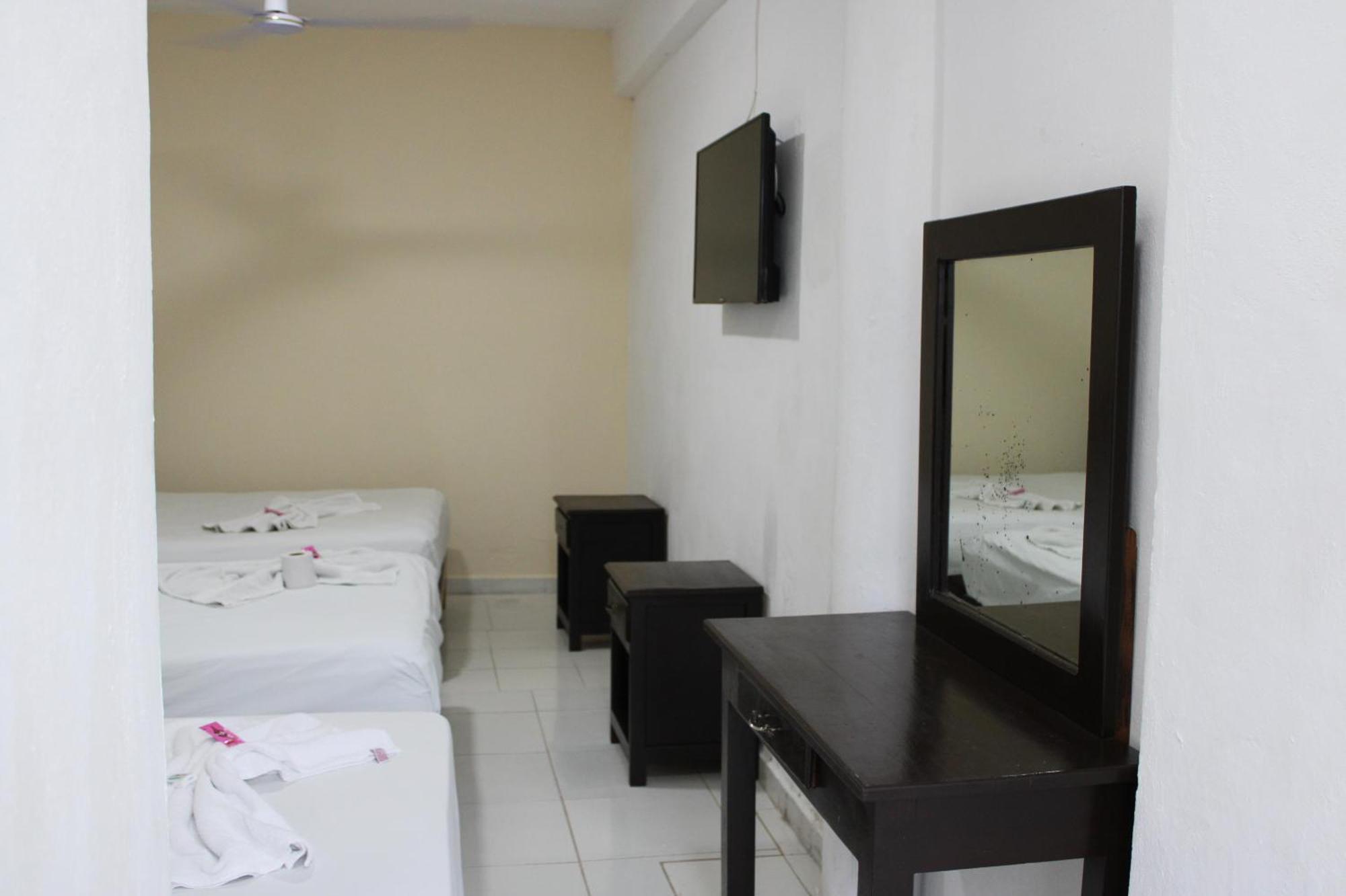 Oyo Hotel Colibri Четумал Екстериор снимка