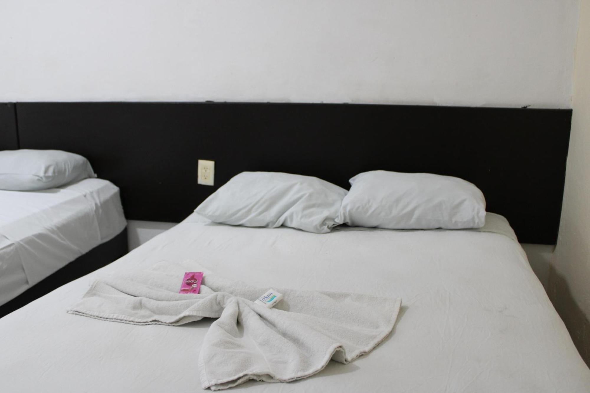 Oyo Hotel Colibri Четумал Екстериор снимка